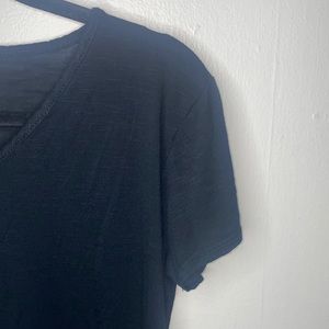 🎱Black hi-lo soft short sleeved tee!